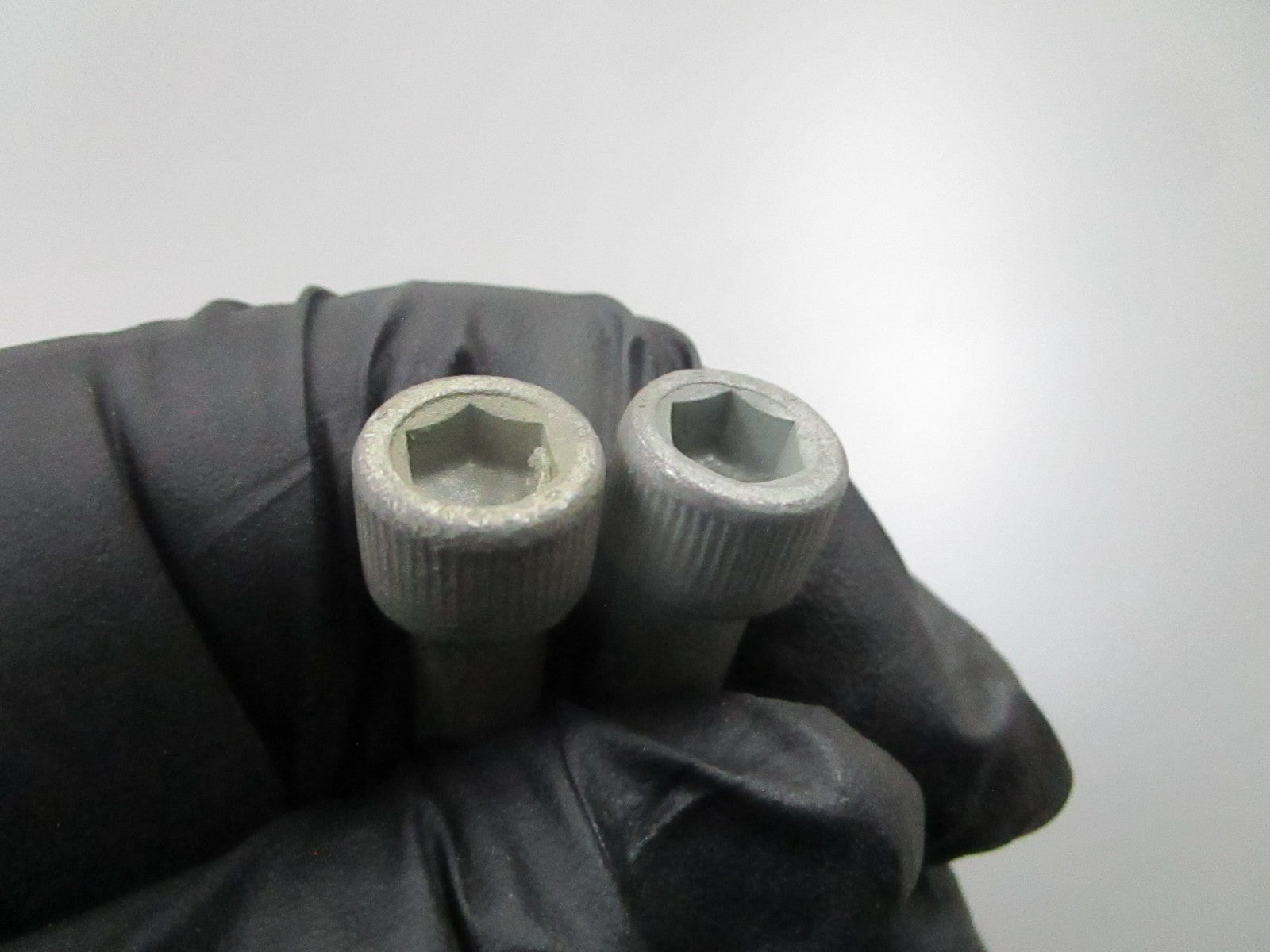 *NEW OEM* (LOT OF 2) 0810 Mercury Quicksilver Screw 10-19929325