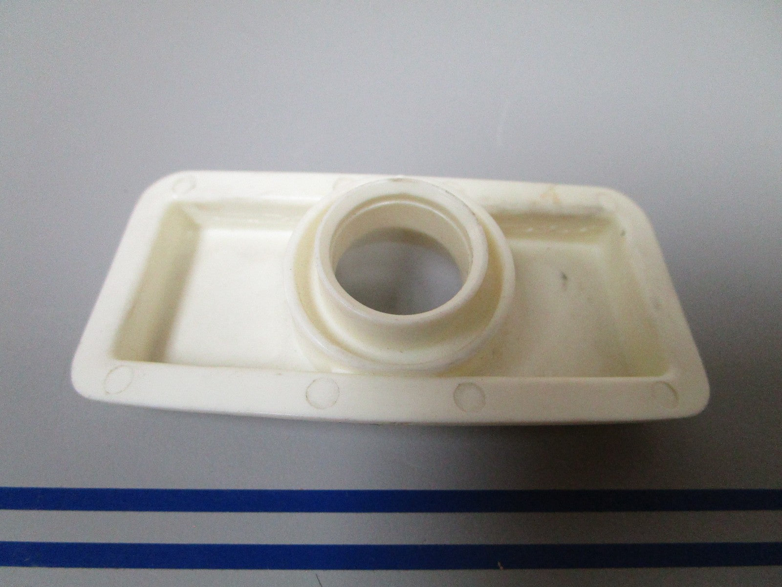 NEW OEM 319714 0319714 OMC Johnson Evinrude Support Plate 0720