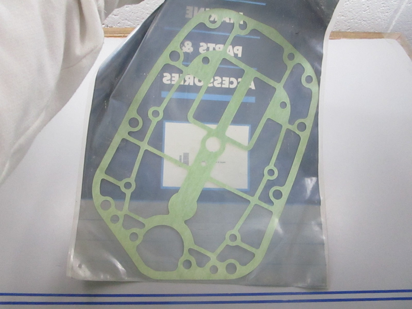 NEW OEM 27-823988 Mercury Quicksilver Gasket 0810