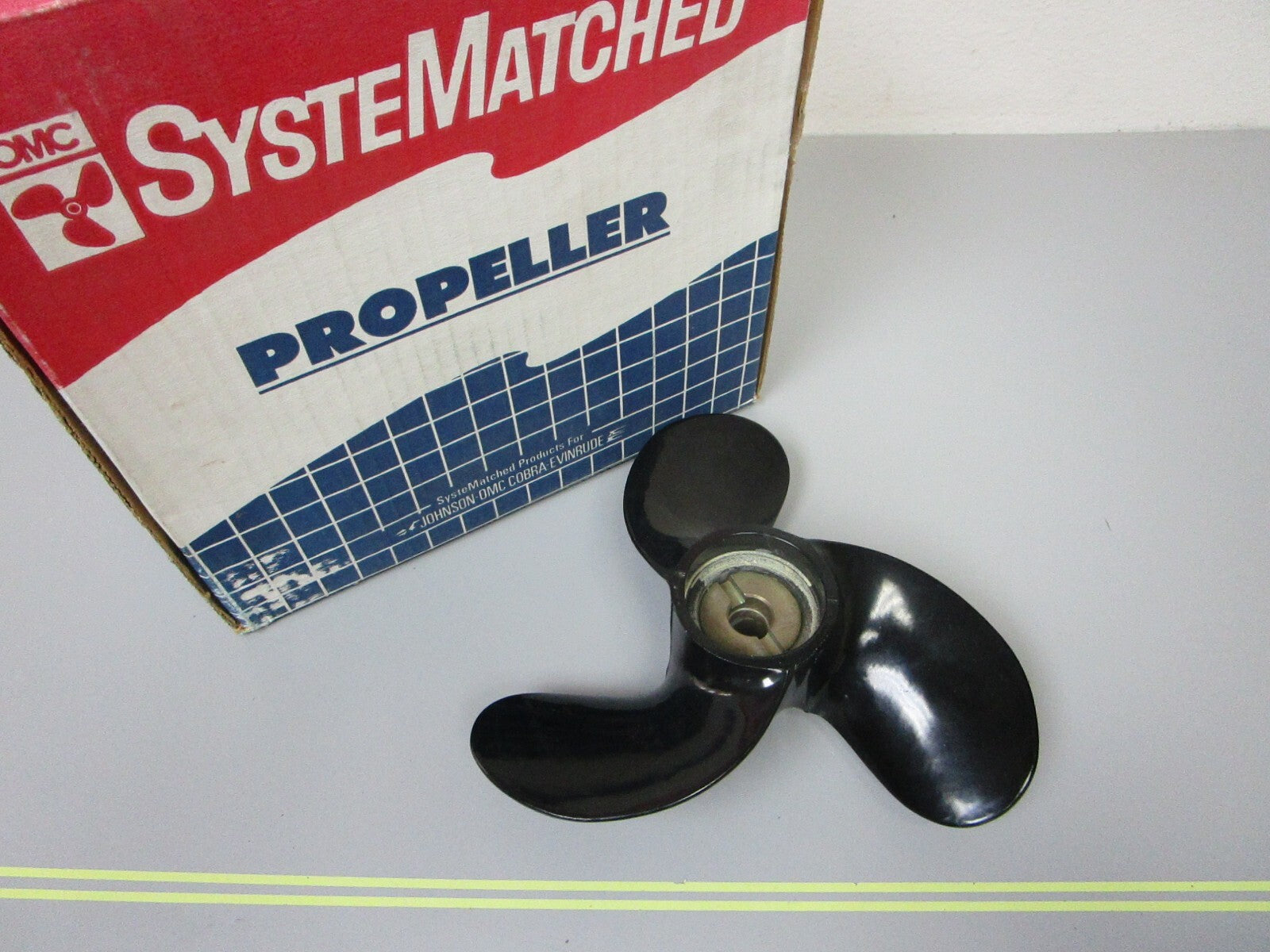 *NEW OEM* 0720 OMC Johnson Evinrude 8.25 x 9P Propeller 391534 0391534