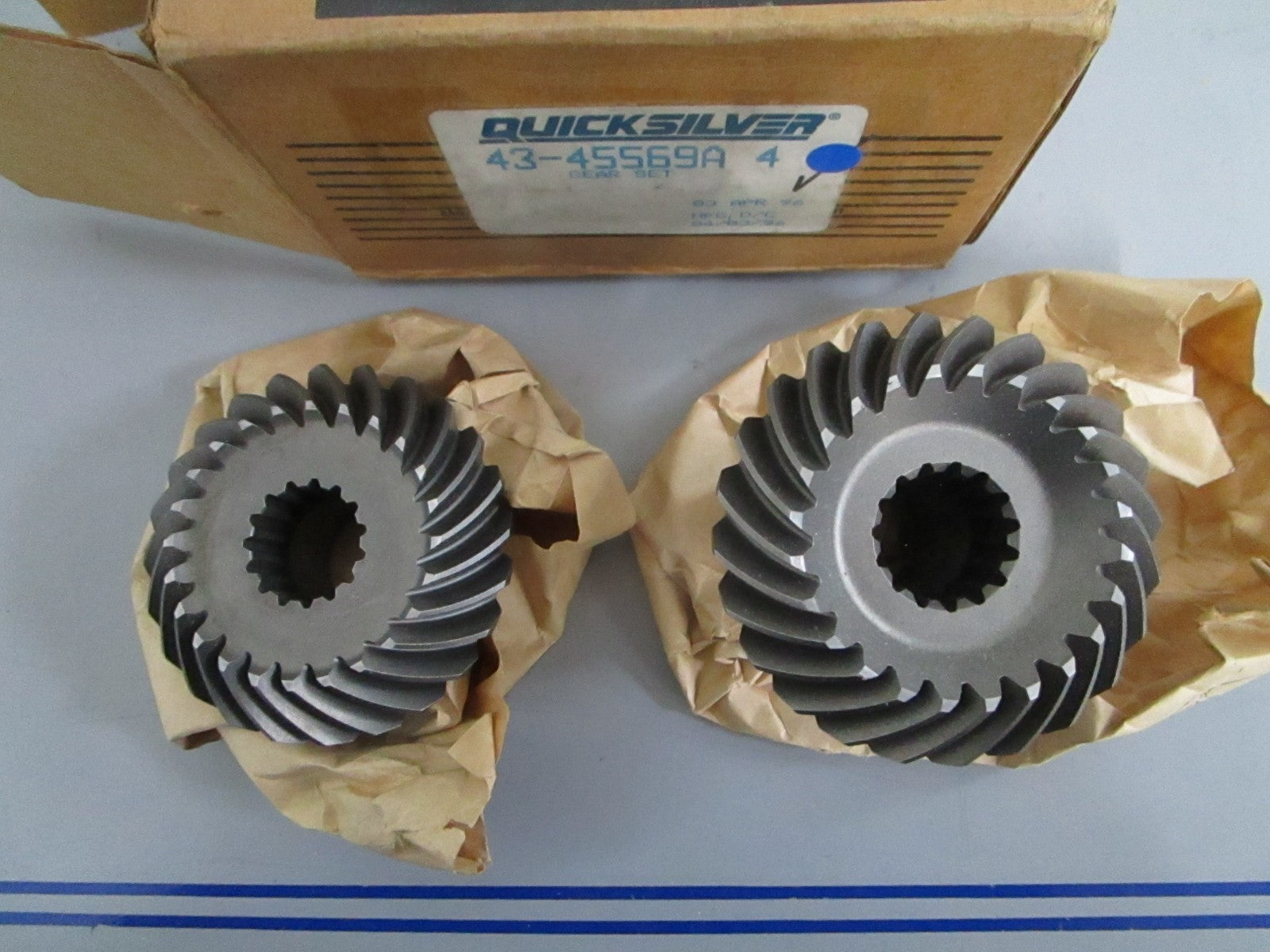 NEW OEM 43-45569A4 Mercury Quicksilver Gear Set 0820