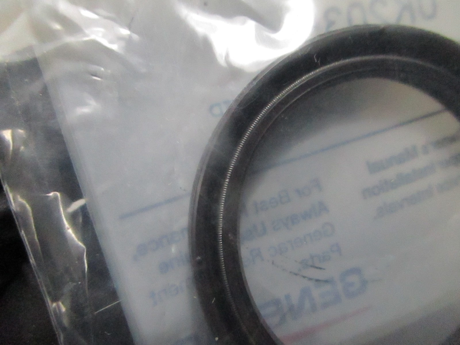 *NEW OEM* 0810 Generac Crankshaft Seal 760/990 Red 0K2035