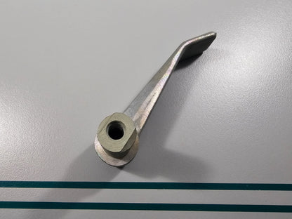 NEW OEM 321318 0321318 OMC Johnson Evinrude Latch Handle 0810