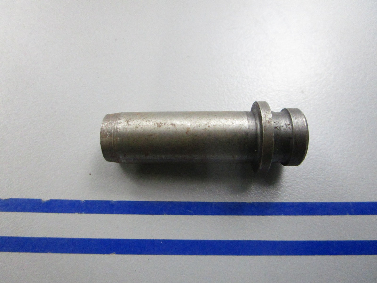 NEW OEM 185-2069 Onan Exhaust Valve Guide 0820