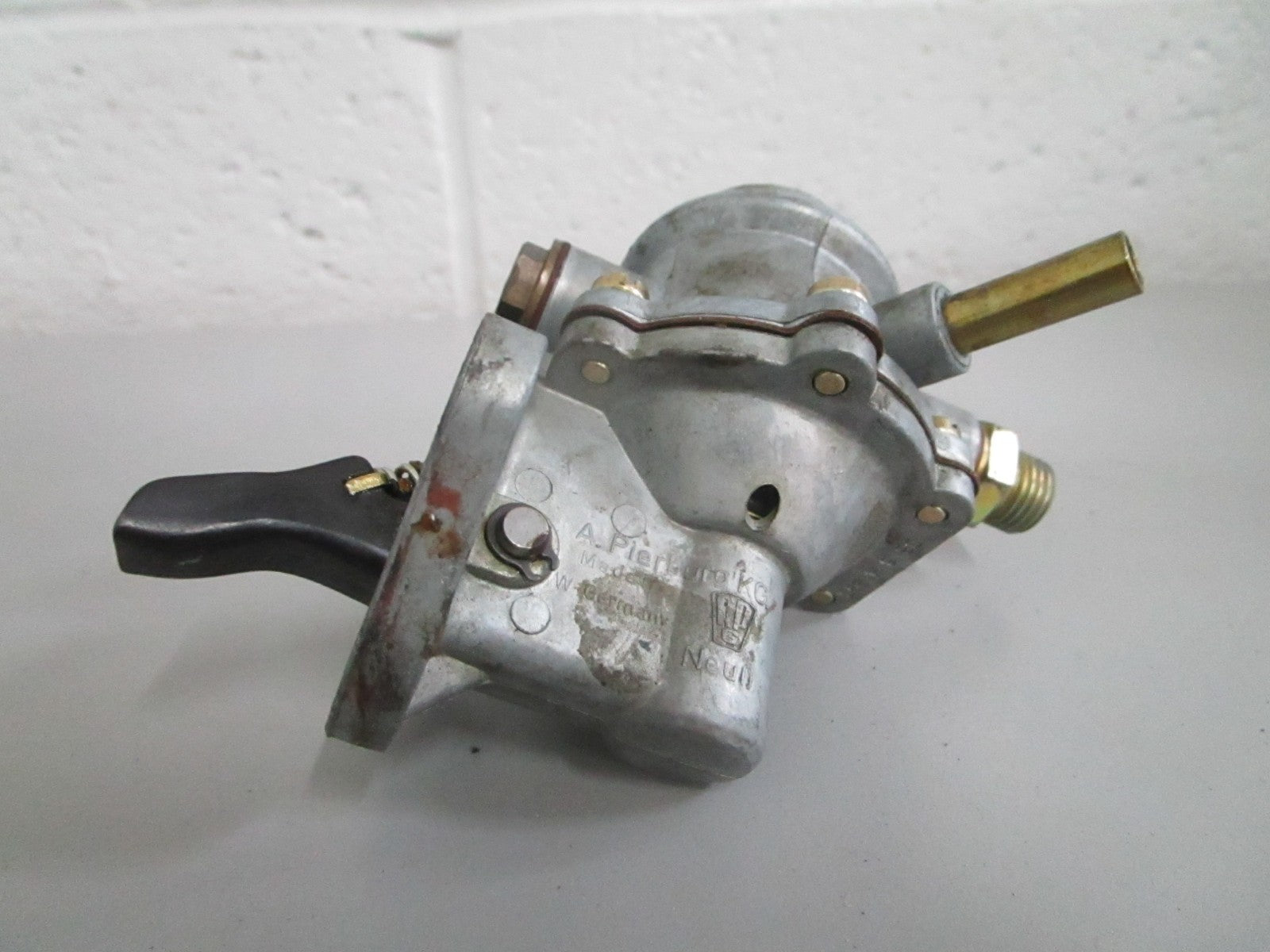 NEW OEM 0010914901 Mercedes-Benz Fuel Pump 0820