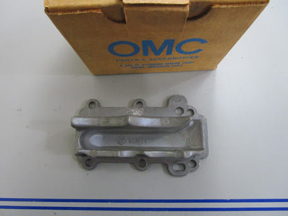 *NEW OEM* 0820 OMC Johnson Evinrude Inner Exhaust Cover 329048 0329048