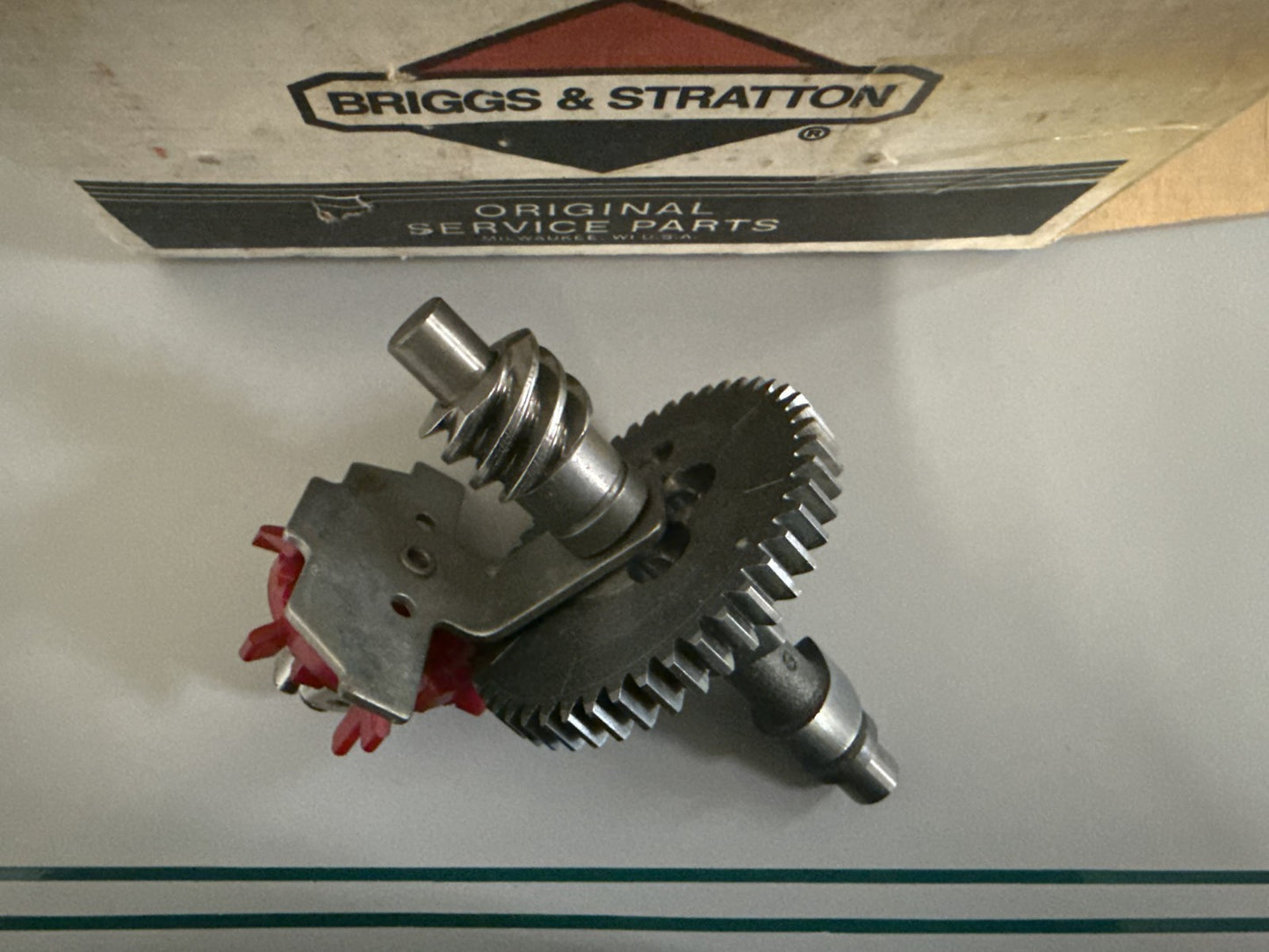 NEW OEM 492670 Briggs & Stratton Camshaft 0820