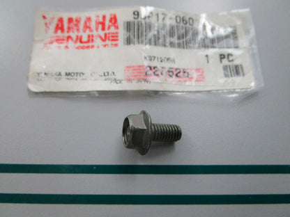 NEW OEM 95817-06012 Yamaha Flange Bolt 0810