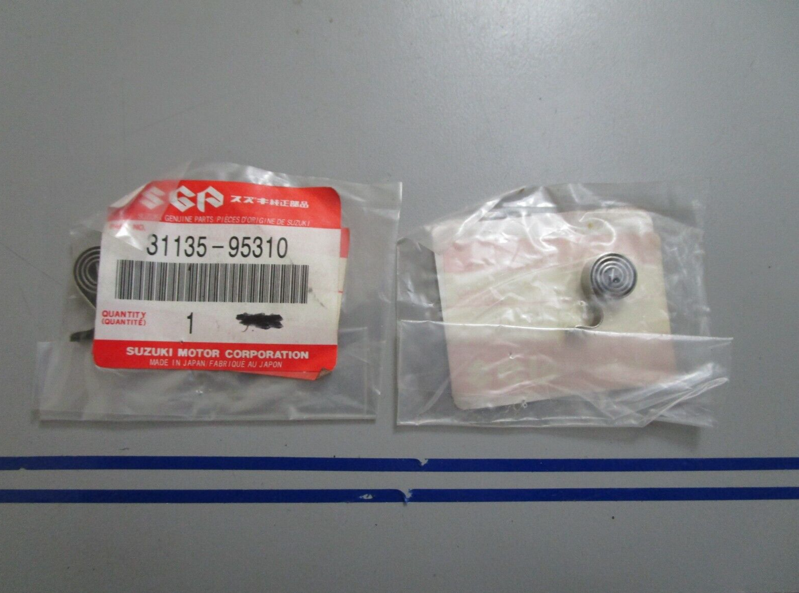 *NEW OEM* (LOT OF 2) 0810 Suzuki Spring 31135-95310