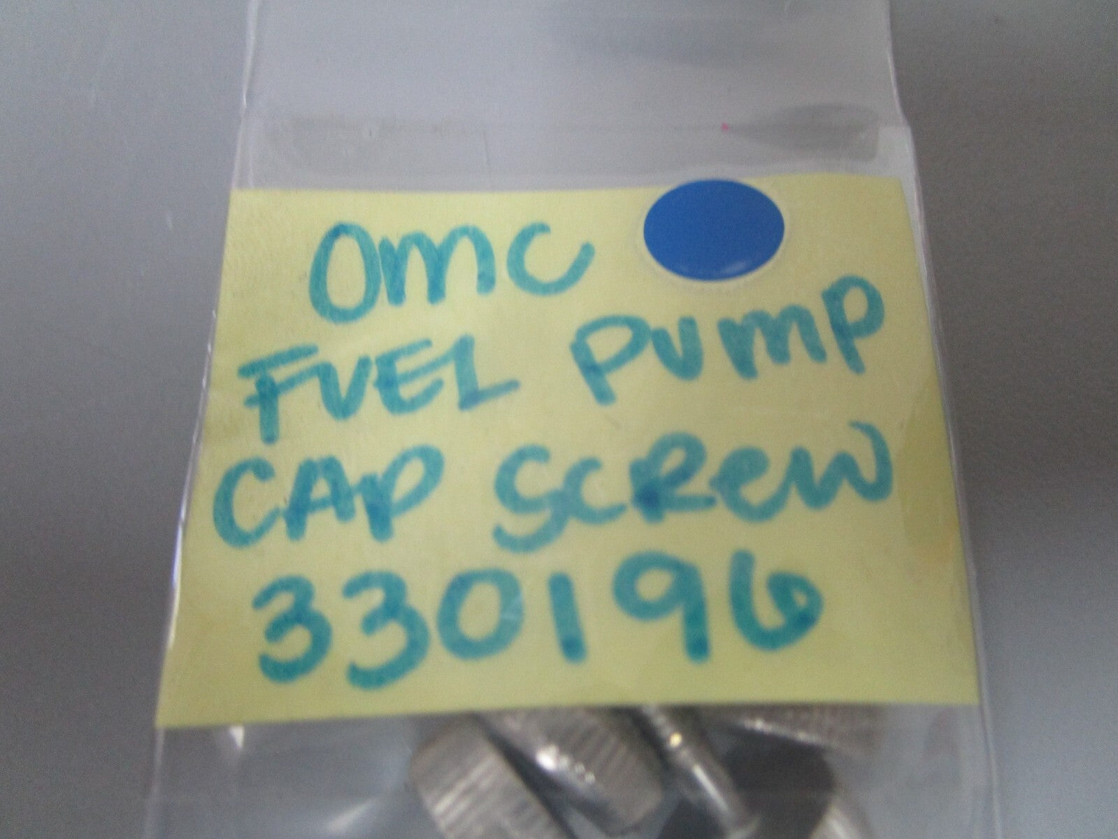 *NEW OEM* (LOT OF 2) 0810 OMC Johnson Evinrude Fuel Pump Screw 330196 0330196