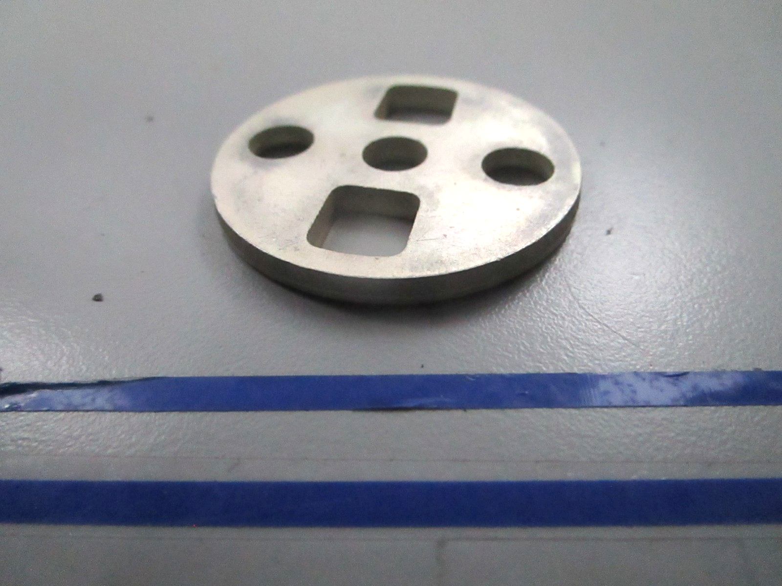 *NEW OEM* 0810 OMC Johnson Evinrude Retaining Plate 338956 0338956