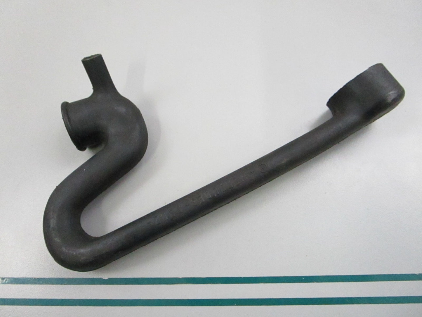 NEW OEM 1100942482 Mercedes-Benz Crankcase Breather Hose 0810