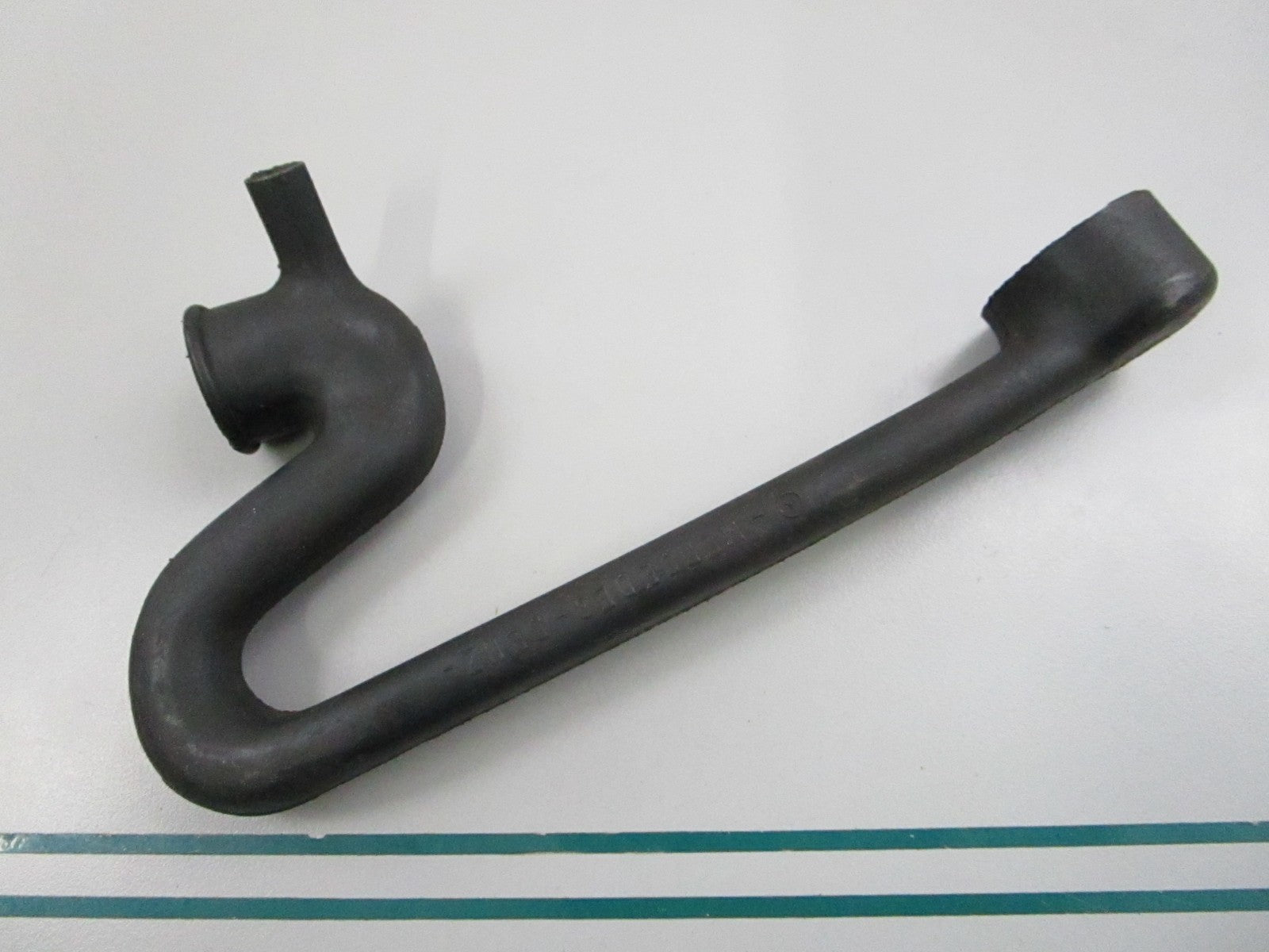 NEW OEM 1100942482 Mercedes-Benz Crankcase Breather Hose 0810