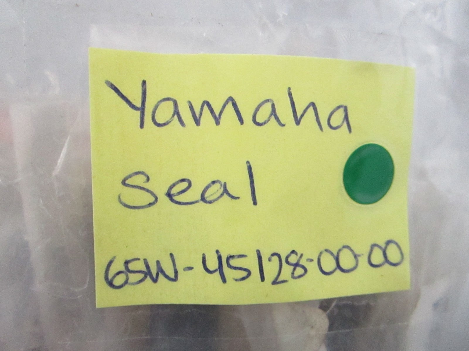 NEW OEM (LOT OF 4) 65W-45128-00-00 Yamaha Seal 0810
