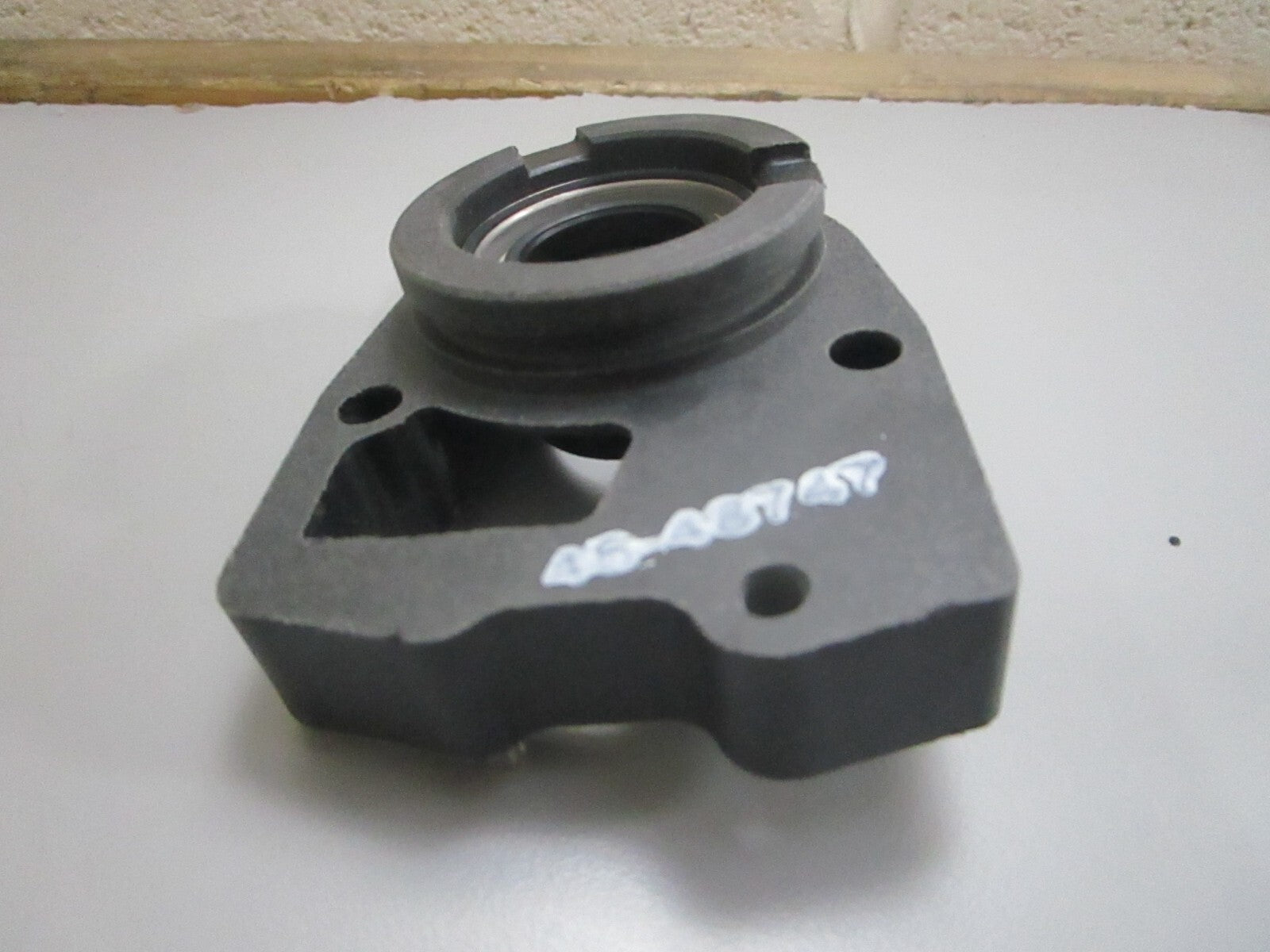 *NEW OEM* 0820 Mercury Quicksilver Water Pump Base 46-48747A 1
