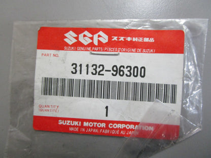 *NEW OEM* 0810 Suzuki Brush 31132-96300