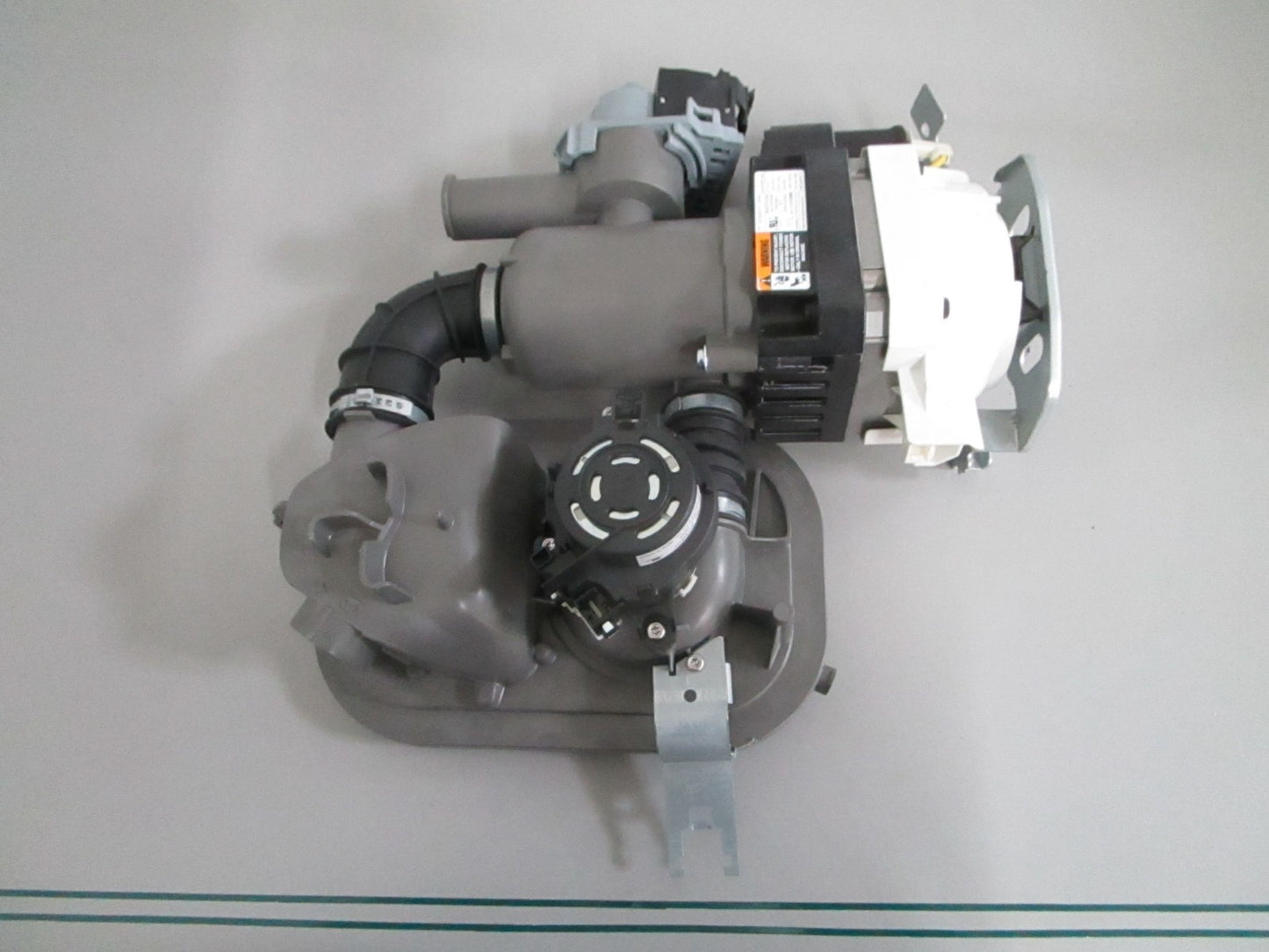 Whirlpool W11416363 NEW OEM Dishwasher Pump Motor Assembly Maytag MDB4949 0820