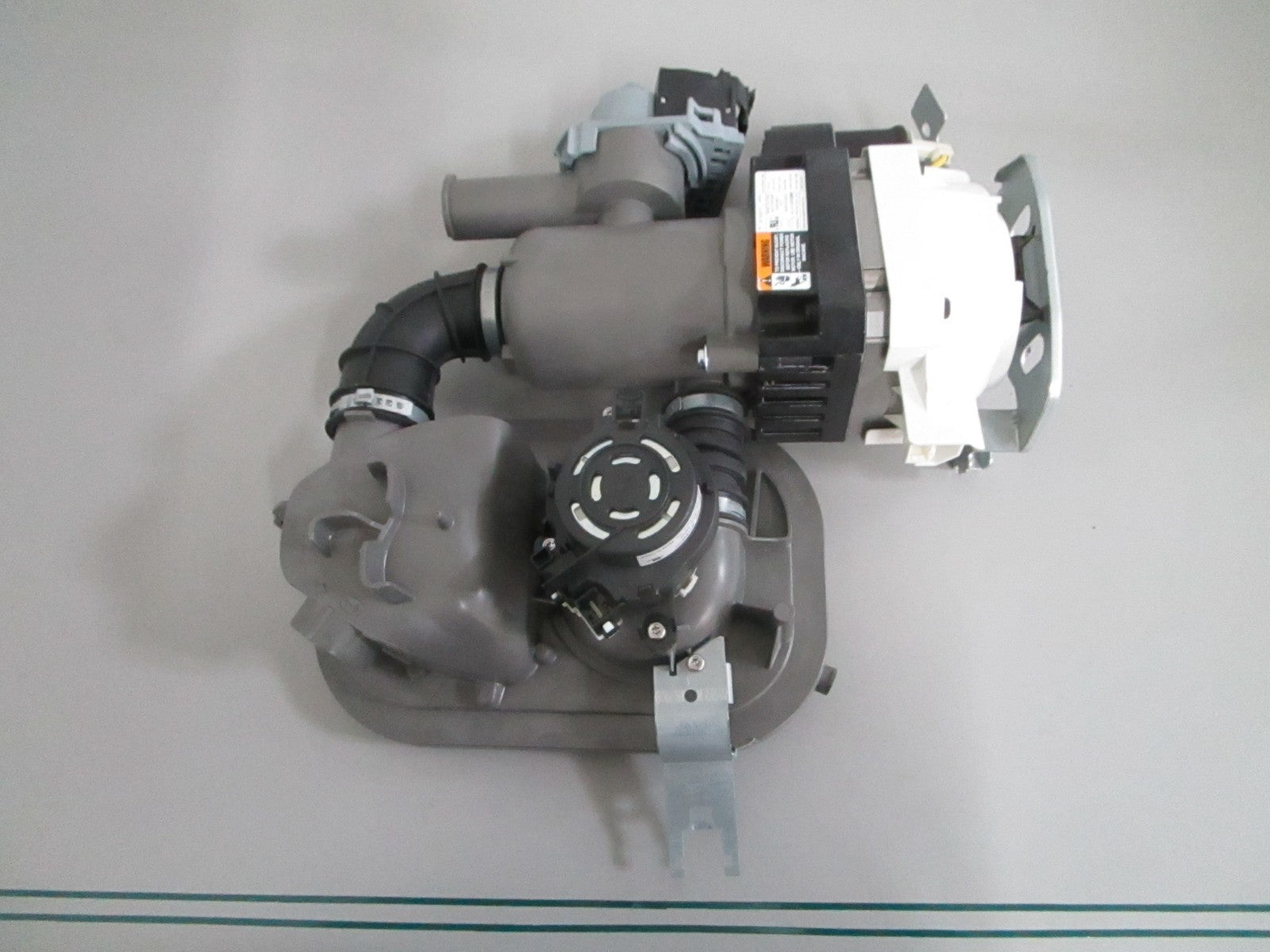 Whirlpool W11416363 NEW OEM Dishwasher Pump Motor Assembly Maytag MDB4949 0820