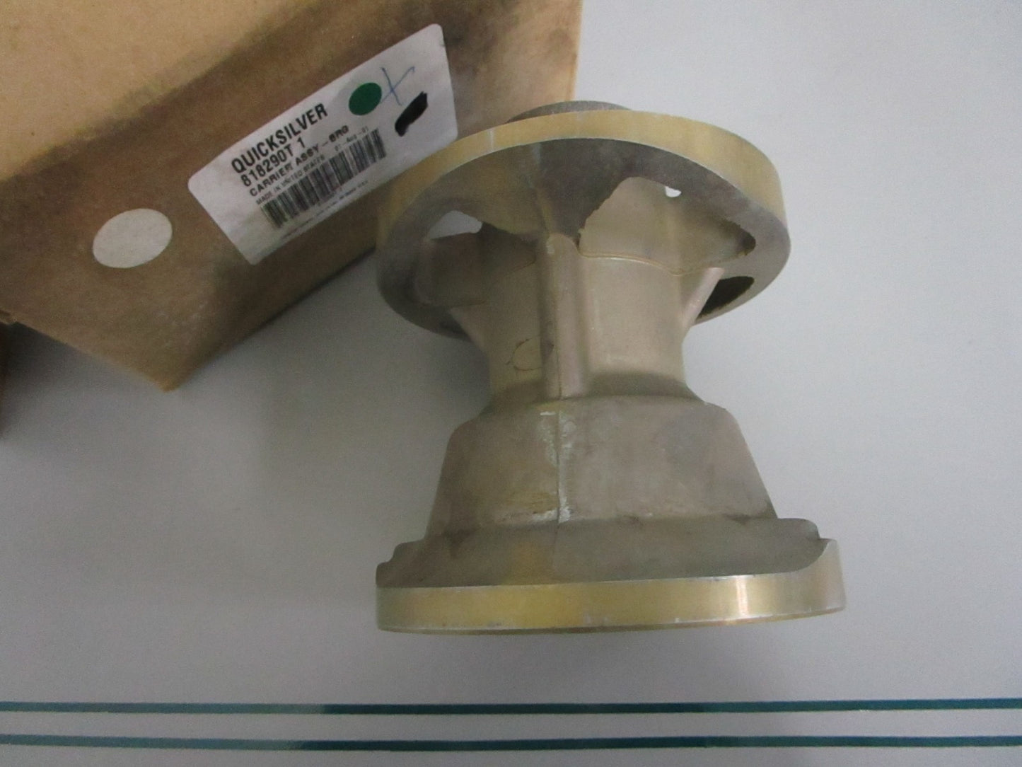 NEW OEM 818290T1 Mercury Quicksilver Bearing Carrier Assy 0820