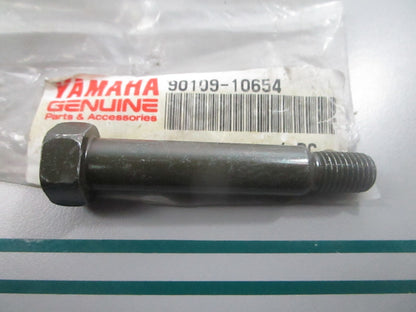 NEW OEM 90109-10654-00 Yamaha Bolt 0810