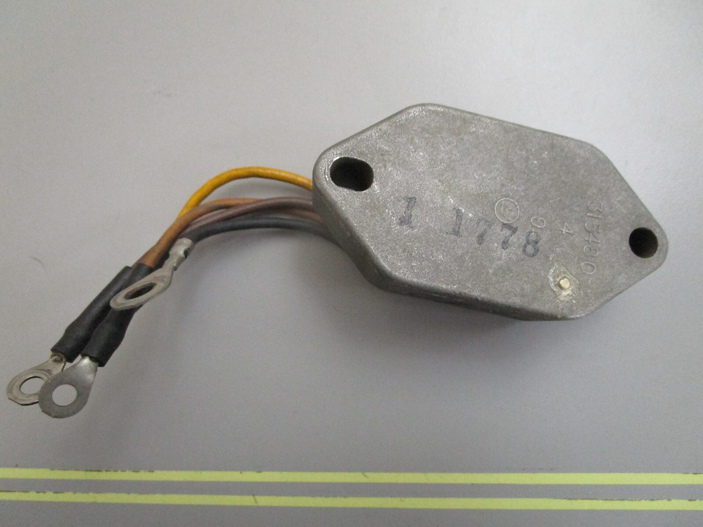 *NEW OEM* 0820 OMC Johnson Evinrude Voltage Regulator 315480 0315480