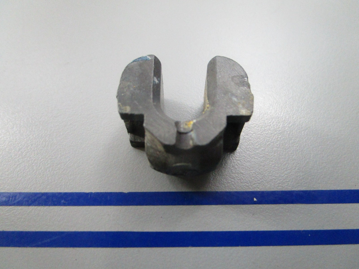 NEW OEM 334163 0334163 OMC Johnson Evinrude Shift Cradle 0810