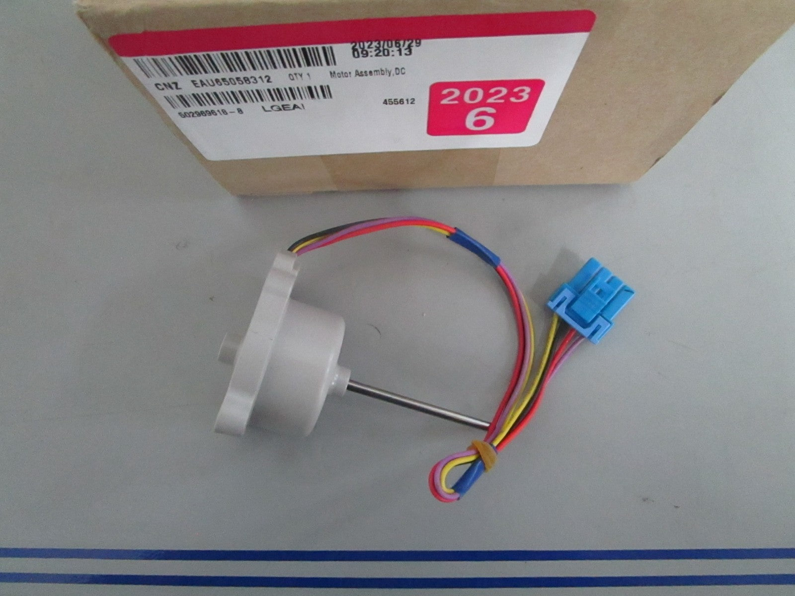 *NEW OEM* 0820 LG Refrigerator Evaporator Fan Motor EAU65058312