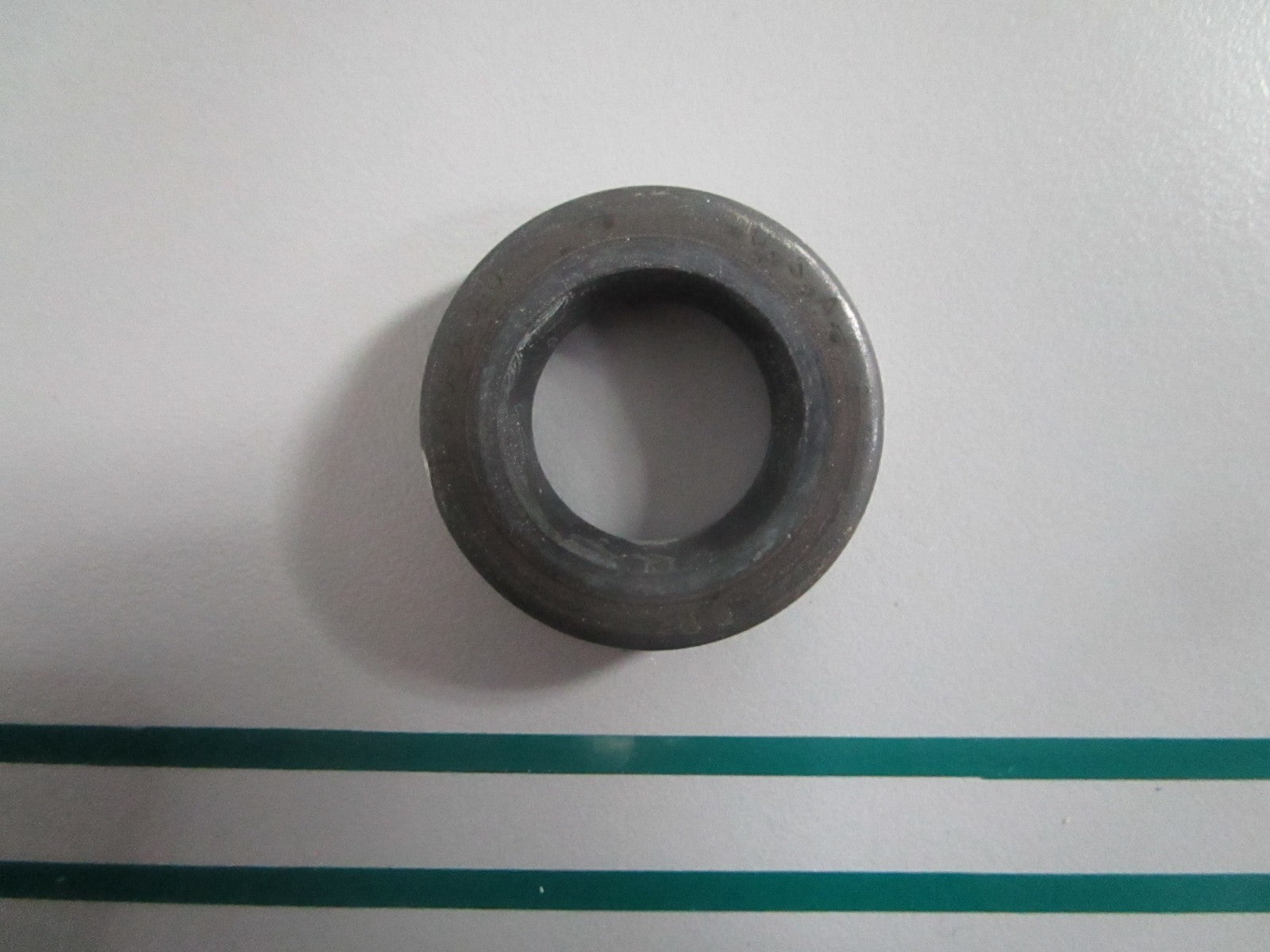 NEW OEM 330550 0330550 OMC Johnson Evinrude Seal 0820