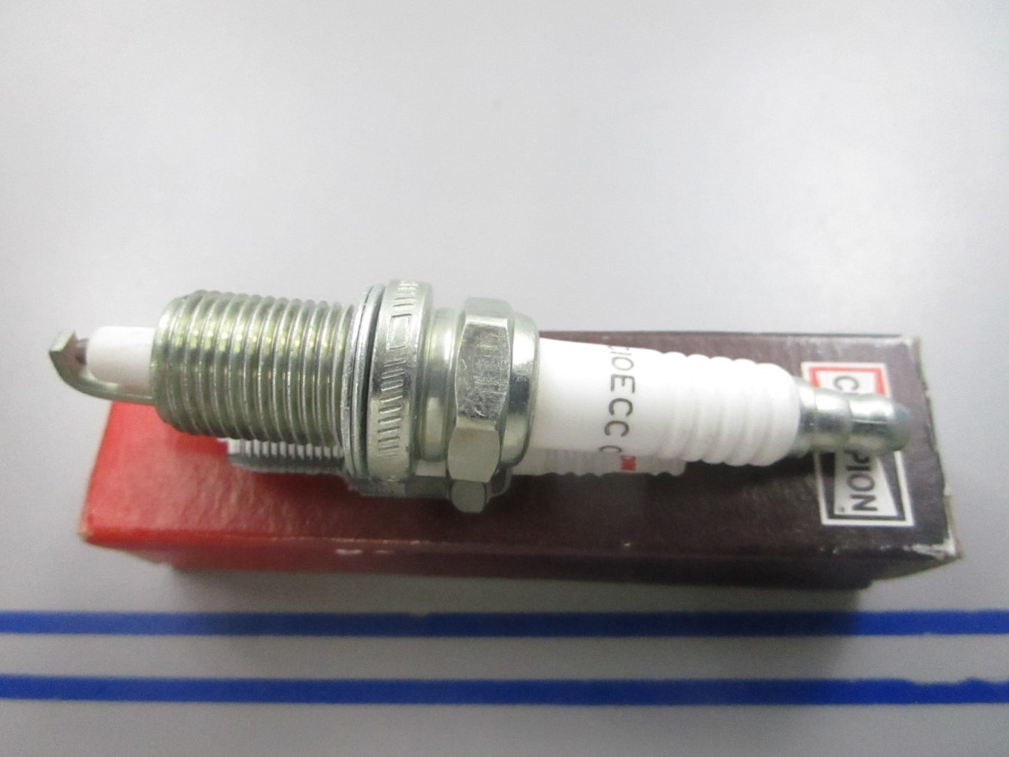 NEW RC10ECC Champion Spark Plug 0810