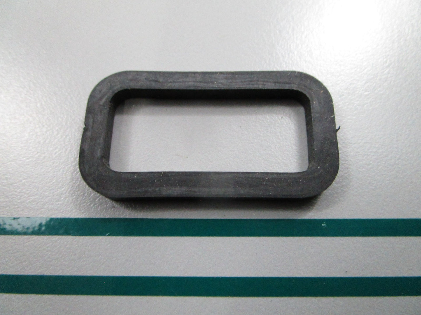 NEW OEM 312192 0312192 OMC Johnson Evinrude Gasket 0810