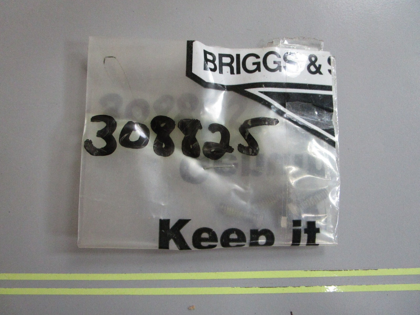 *NEW OEM* (LOT OF 4) 0810 OMC Johnson Evinrude Screw 308825 0308825