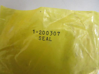 *NEW OEM* 0820 Cummins Oil Seal 200307