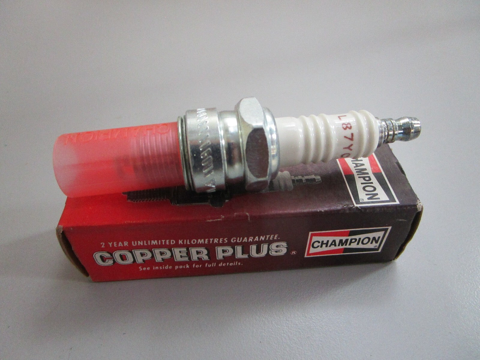 *NEW* 0820 Champion Spark Plug L87YC