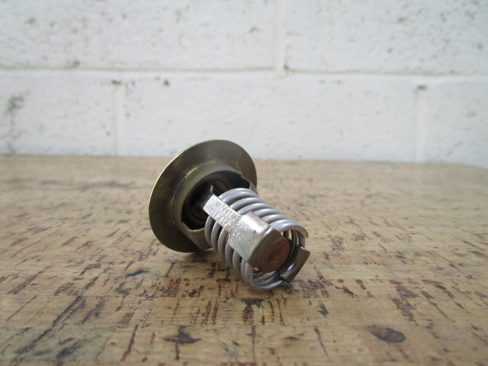 *NEW OEM* 0750 OMC Johnson Evinrude THERMOSTAT ASSEMBLY 3853983