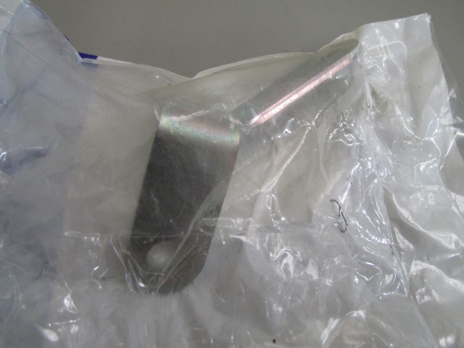*NEW OEM* 0820 Volvo Penta Bracket 3862301