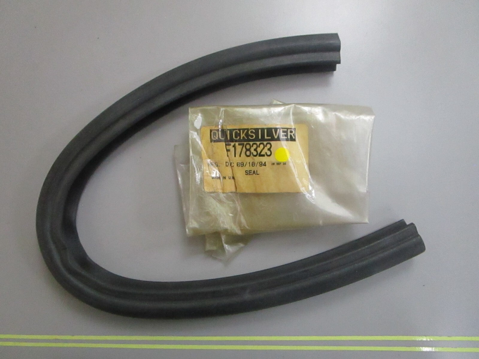 *NEW OEM* 0820 Mercury Quicksilver Seal F178323