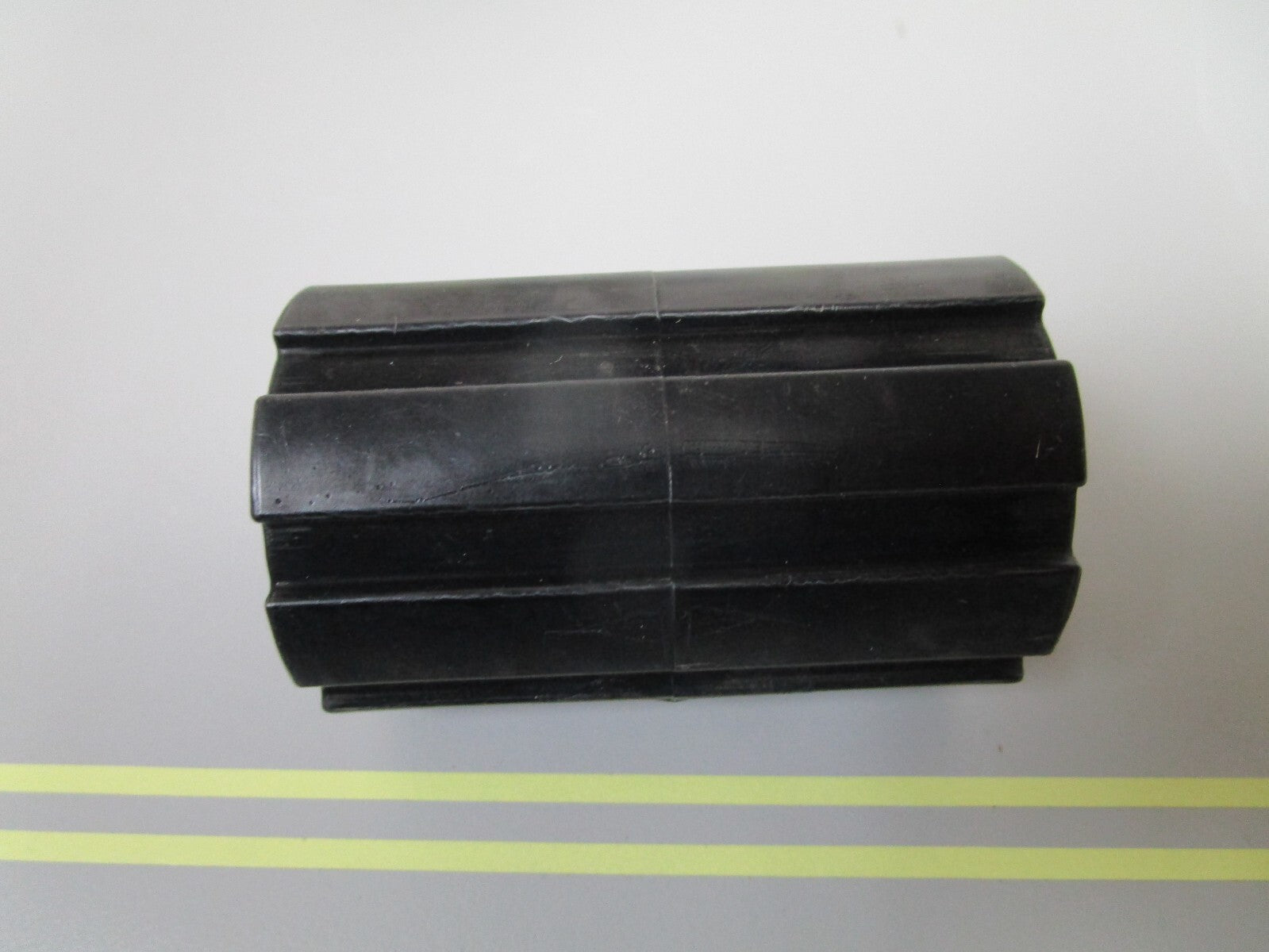 *NEW OEM* 0810 OMC Johnson Evinrude Spacer 913361 0913361