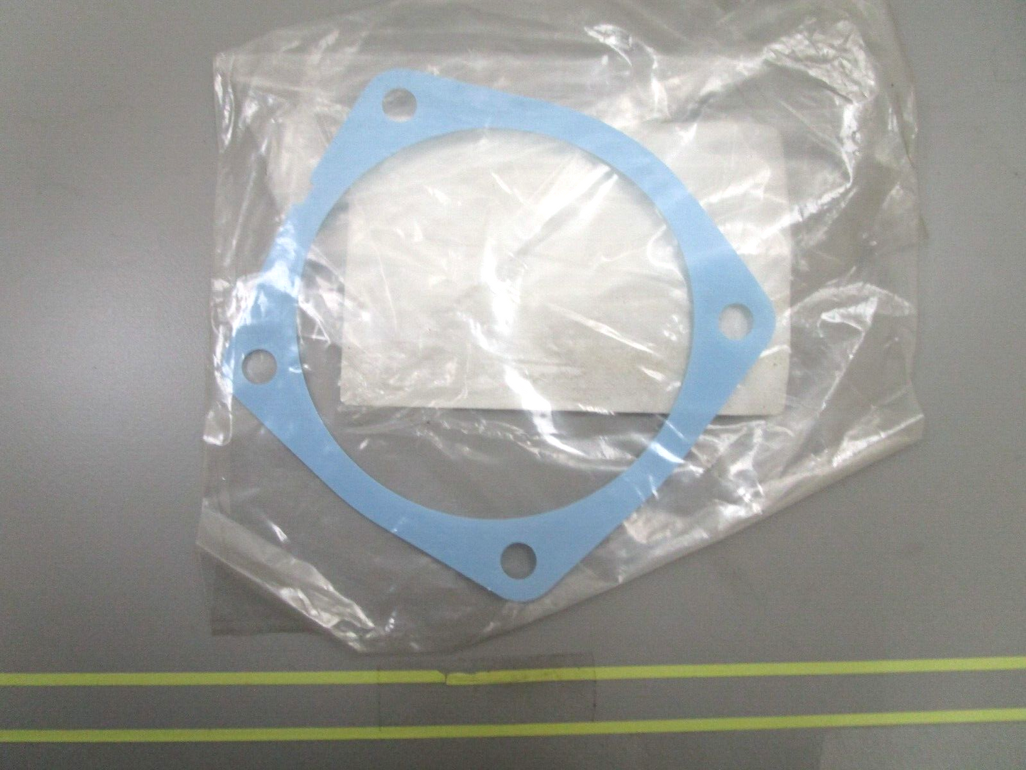 *NEW OEM* 0750 OMC Johnson Evinrude  SHIM  .005  BLUE 911680