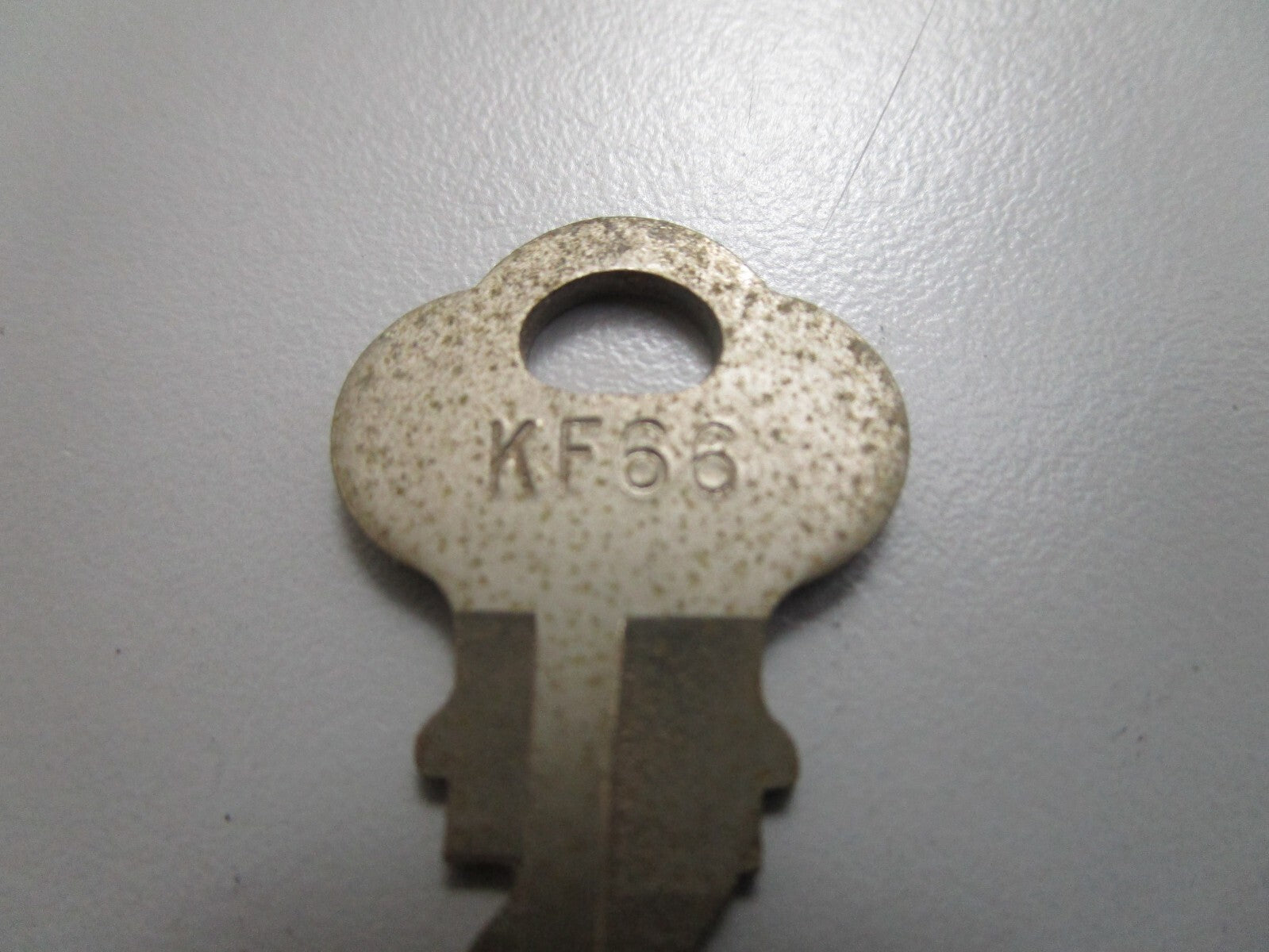 *NEW OEM* 0810 OMC Johnson Evinrude Ignition Key KF66 501581 0501581