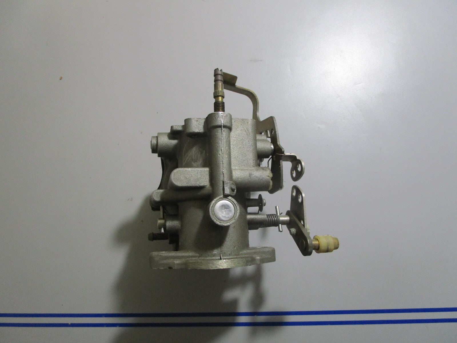 *NEW OEM* 0810 OMC Johnson Evinrude Middle Carburetor 383625 0383625