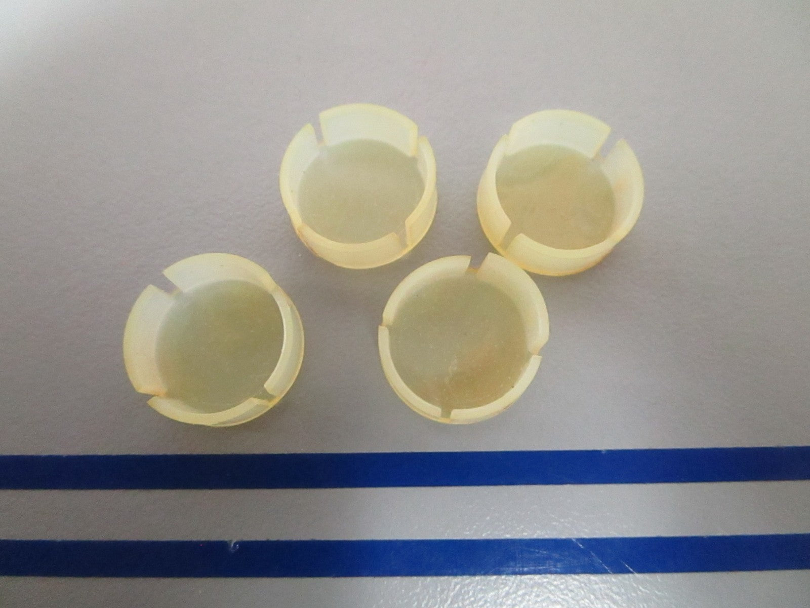 NEW OEM (LOT OF 4) 308055 0308055 OMC Johnson Evinrude Trunnion Cap 0810