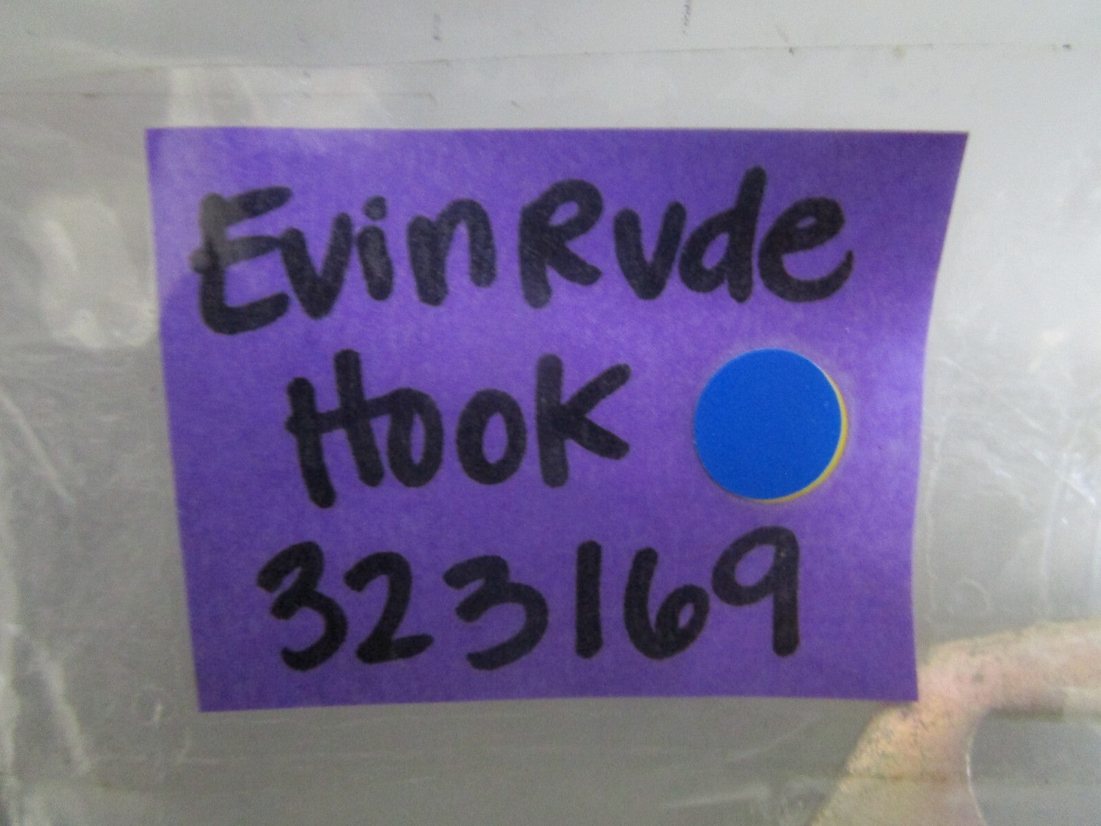 *NEW OEM* 0810 OMC Johnson Evinrude Hook 323169 0323169