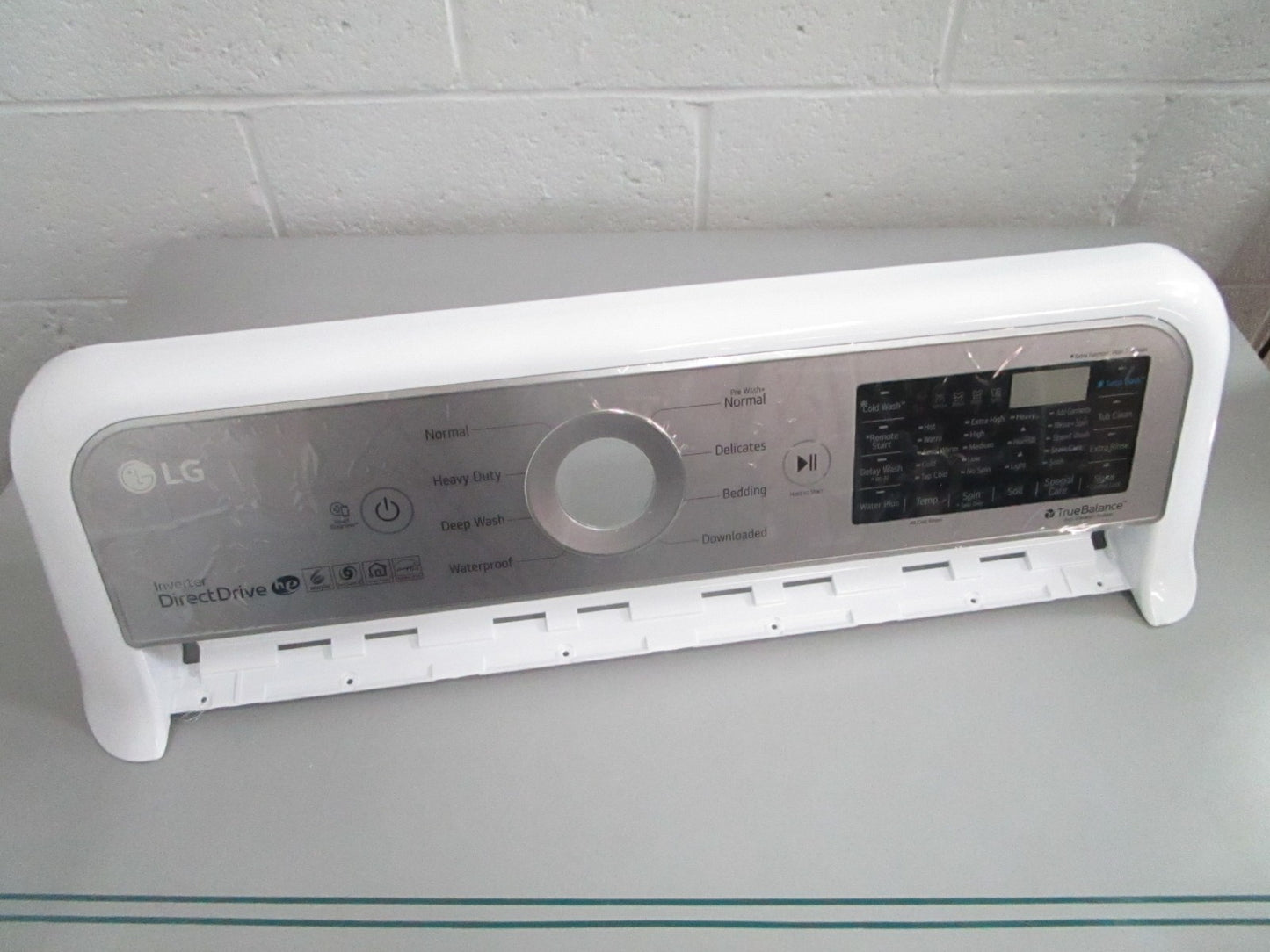NEW OEM AGL76194001 LG Front Panel Assy 0820