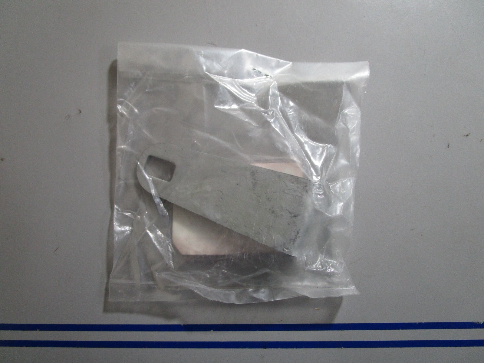 *NEW OEM* 0810 Suzuki Lower Cover Hook 61631-87D01