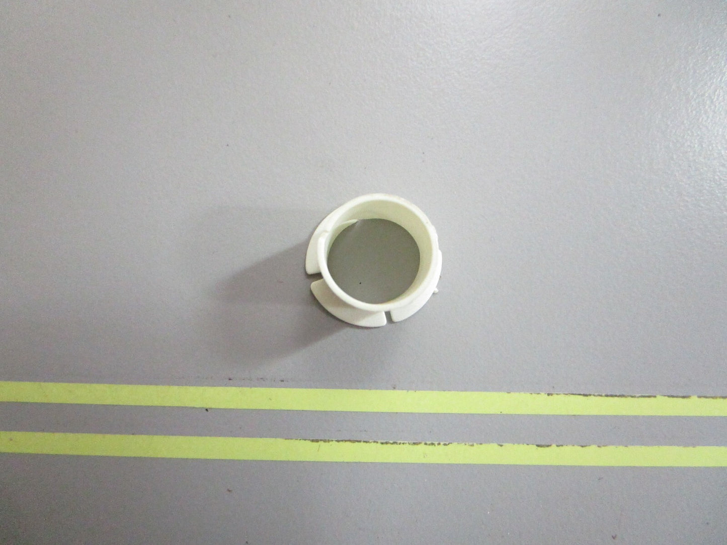 *NEW OEM* 0810 OMC Johnson Evinrude Bushing 315081 0315081