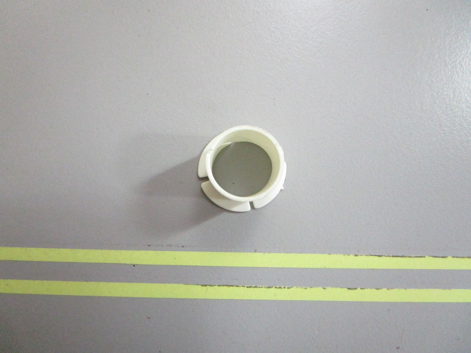 *NEW OEM* 0810 OMC Johnson Evinrude Bushing 315081 0315081