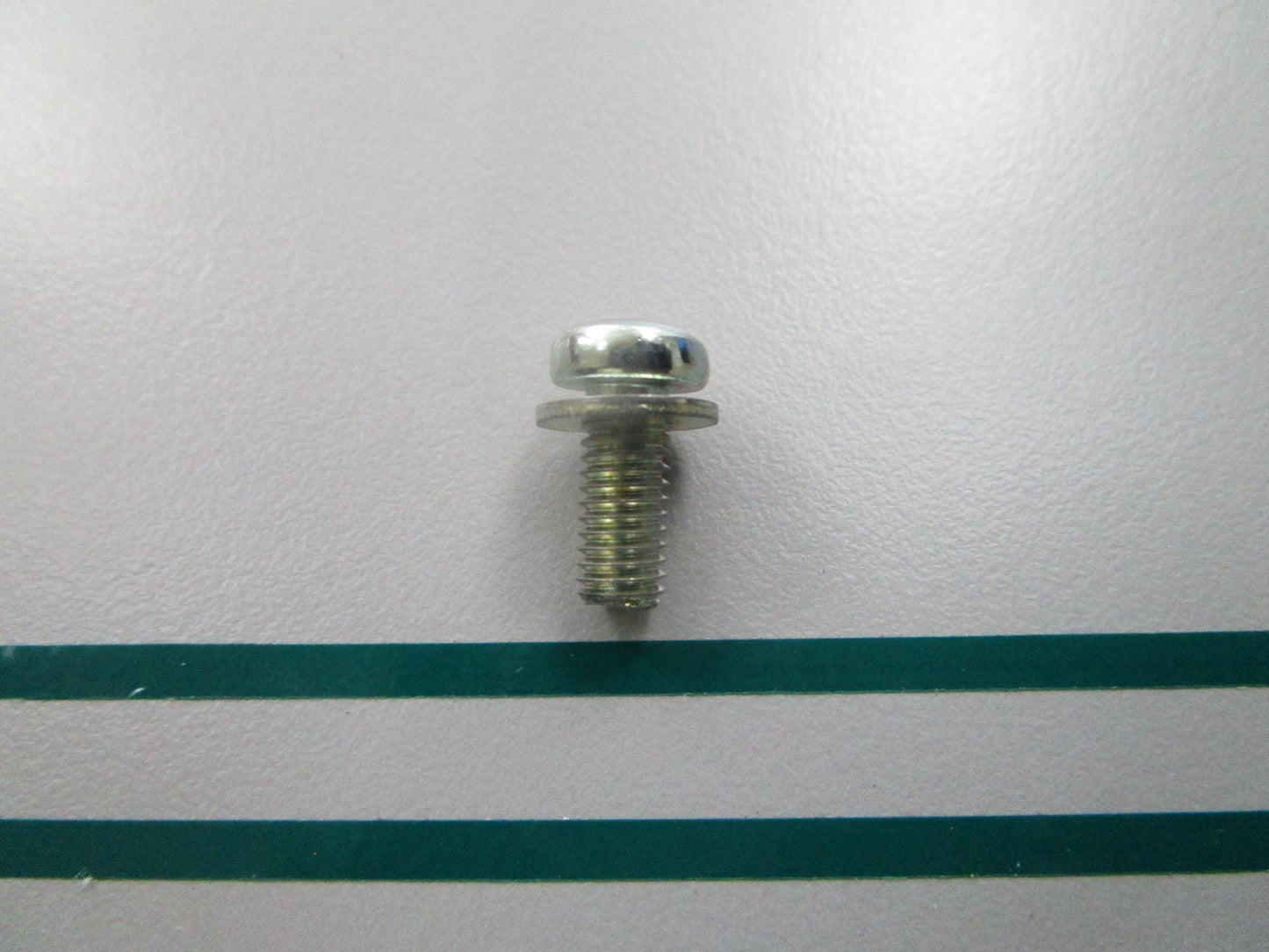 NEW OEM 93891-05012-0A Honda 5mm x 10mm Screw & Washer 0810