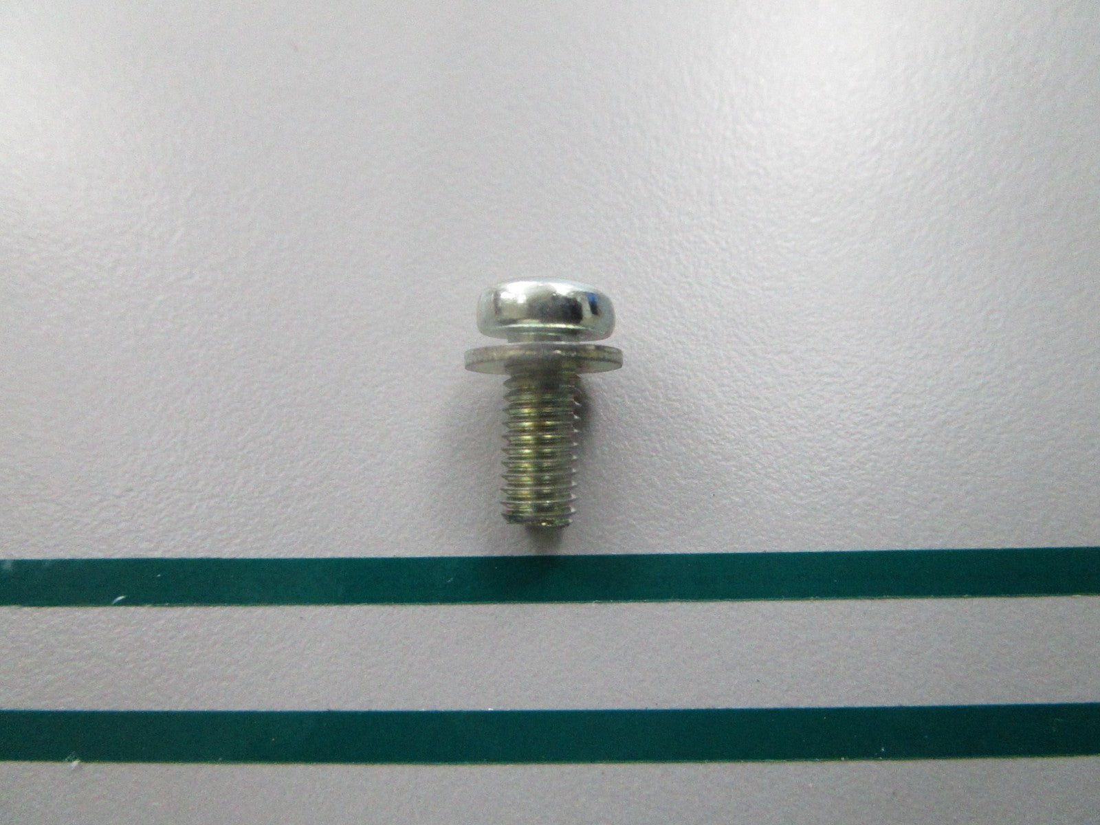 NEW OEM 93891-05012-0A Honda 5mm x 10mm Screw & Washer 0810