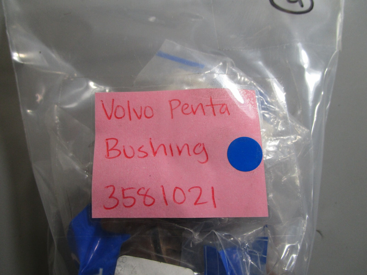 *NEW OEM* 0810 Volvo Penta Bushing 3581021
