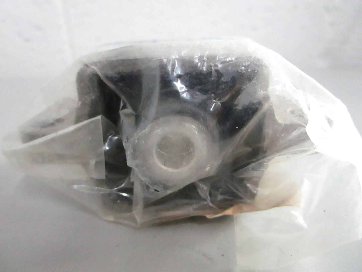 NEW OEM 3BA-61301-0 Tohatsu Upper Rubber Mount 0820